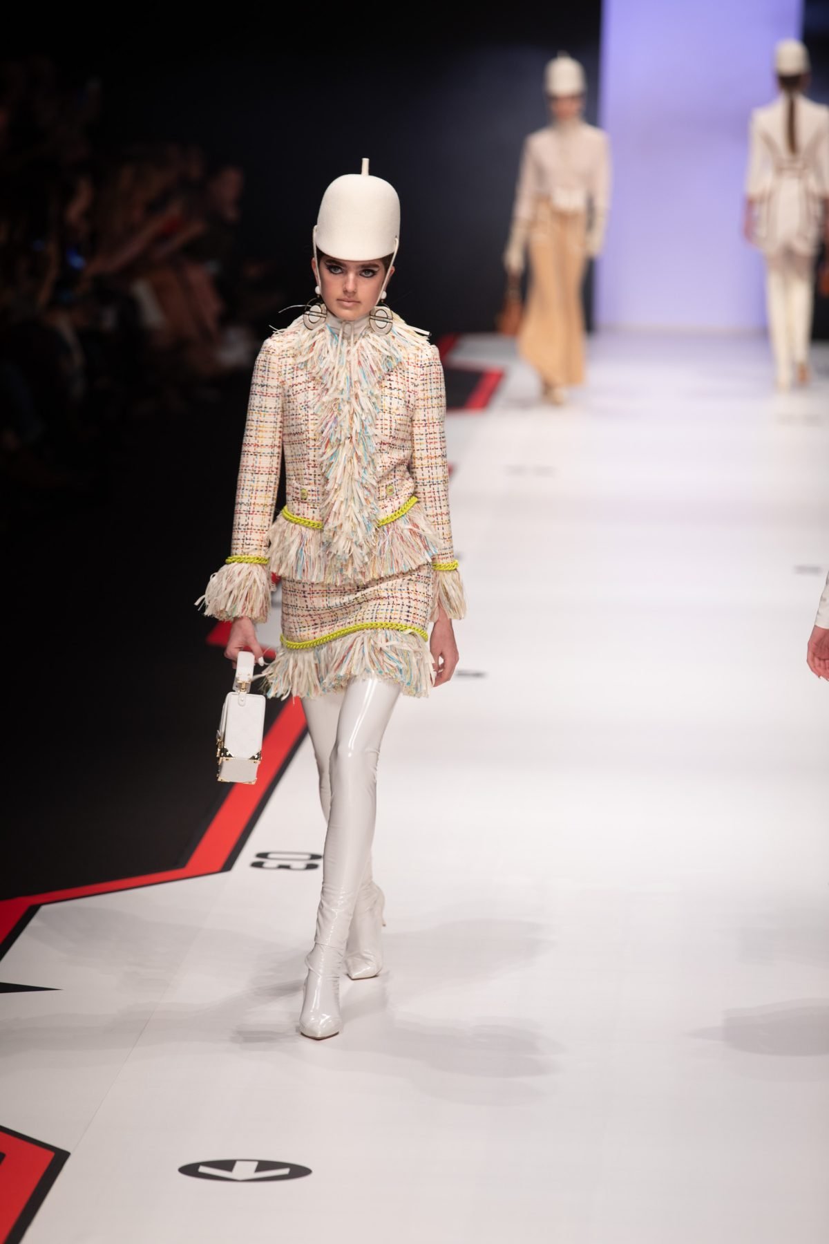 Canon-Canon EOS 5D Mark IV-6720x4480-125645