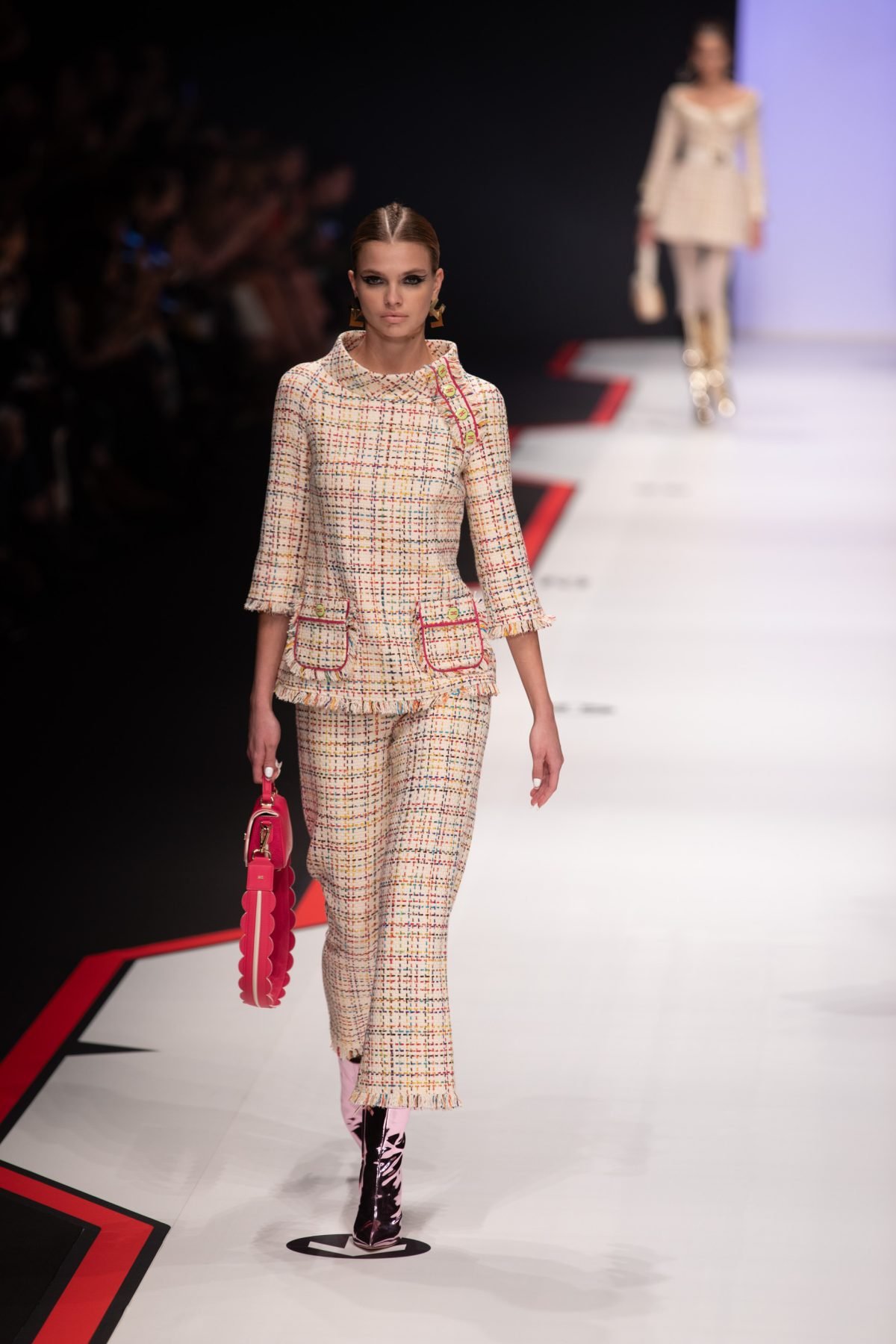 Canon-Canon EOS 5D Mark IV-6720x4480-125669