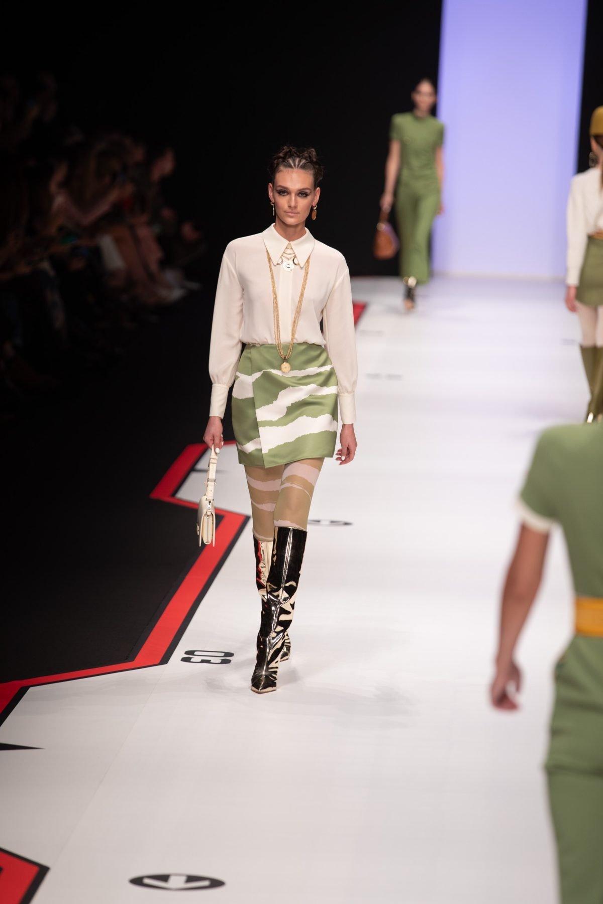 Canon-Canon EOS 5D Mark IV-6720x4480-125719