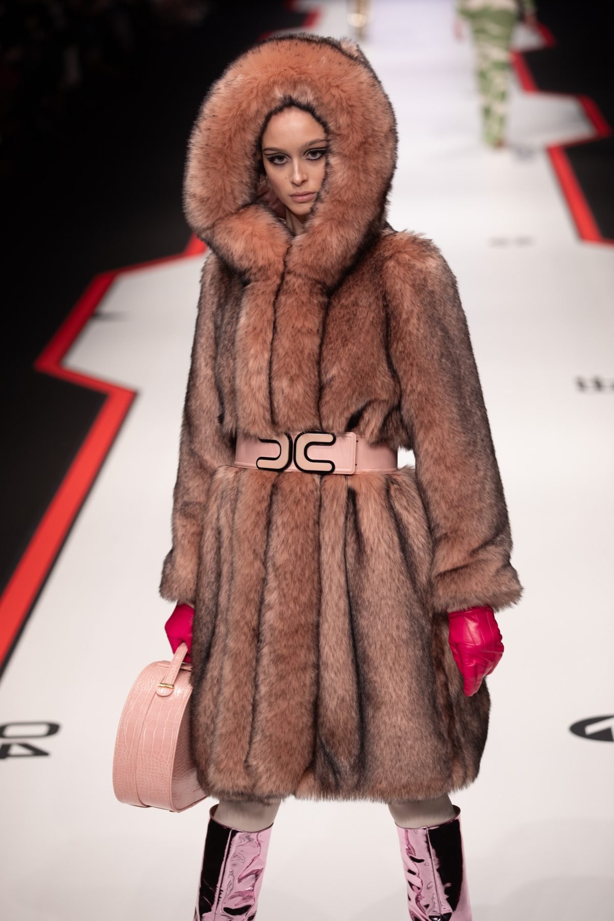 Canon-Canon EOS 5D Mark IV-6720x4480-125746