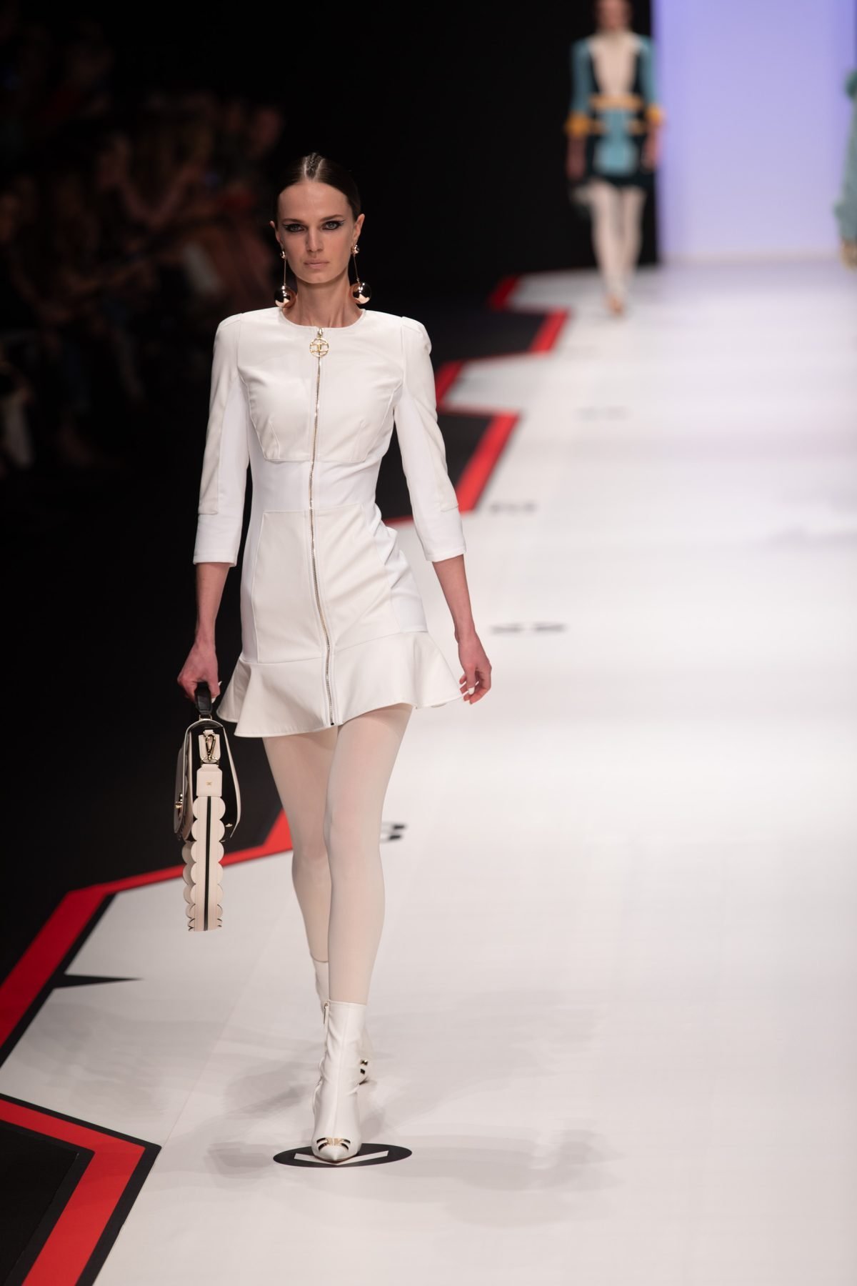 Canon-Canon EOS 5D Mark IV-6720x4480-125960