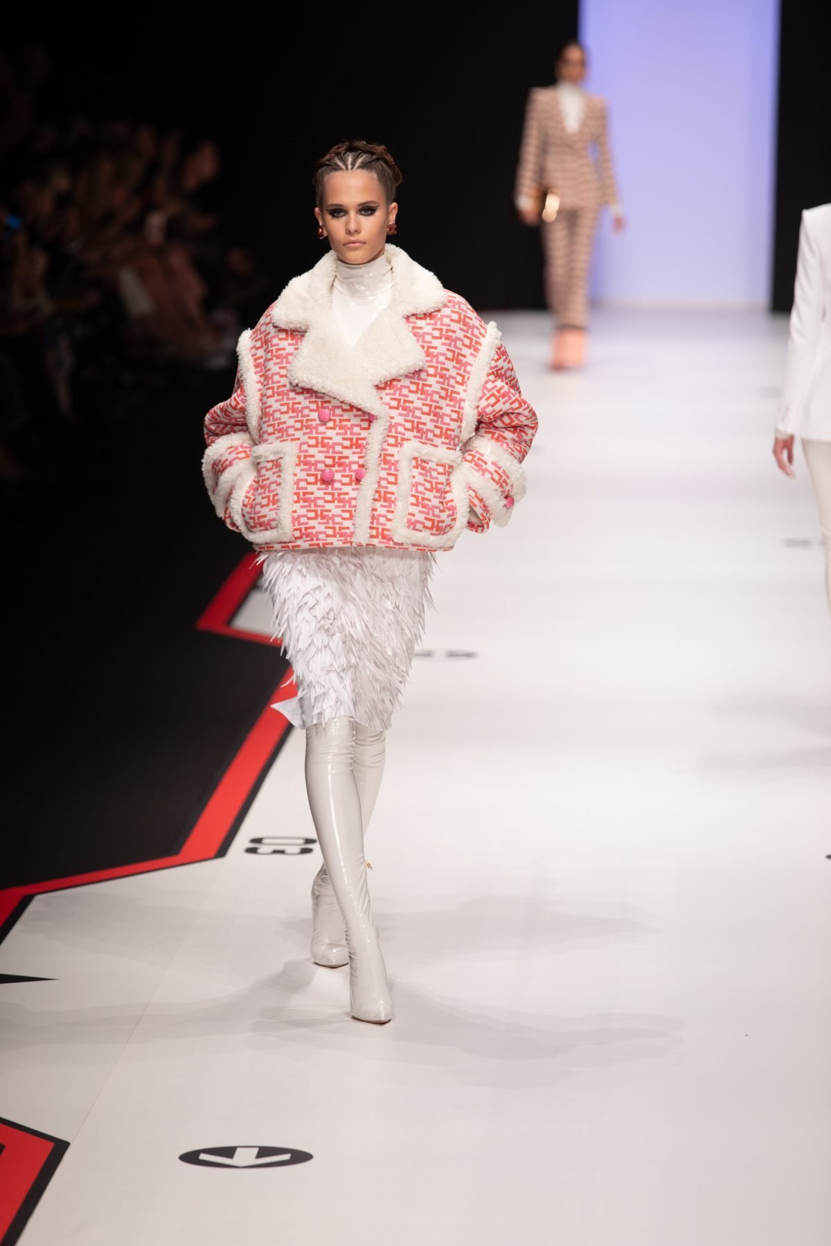 Canon-Canon EOS 5D Mark IV-6720x4480-126134