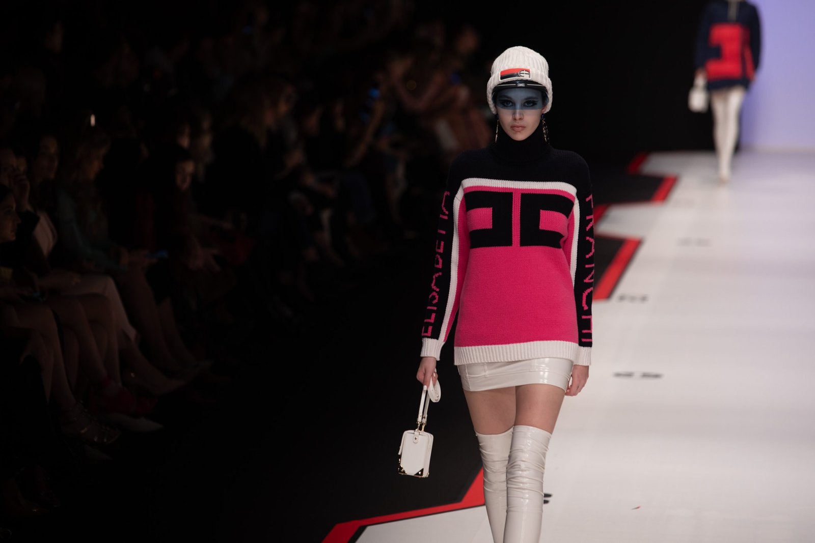 Canon-Canon EOS 5D Mark IV-6720x4480-126408