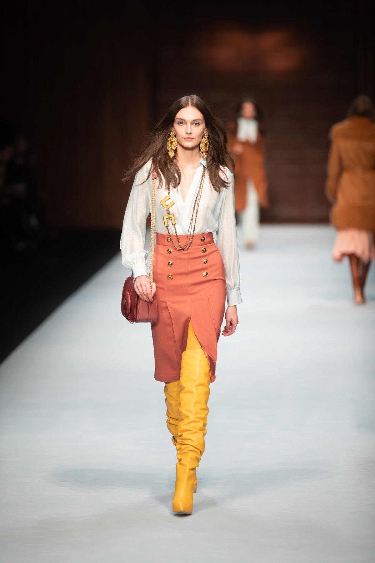 Canon-Canon EOS 5D Mark IV-6720x4480-141226