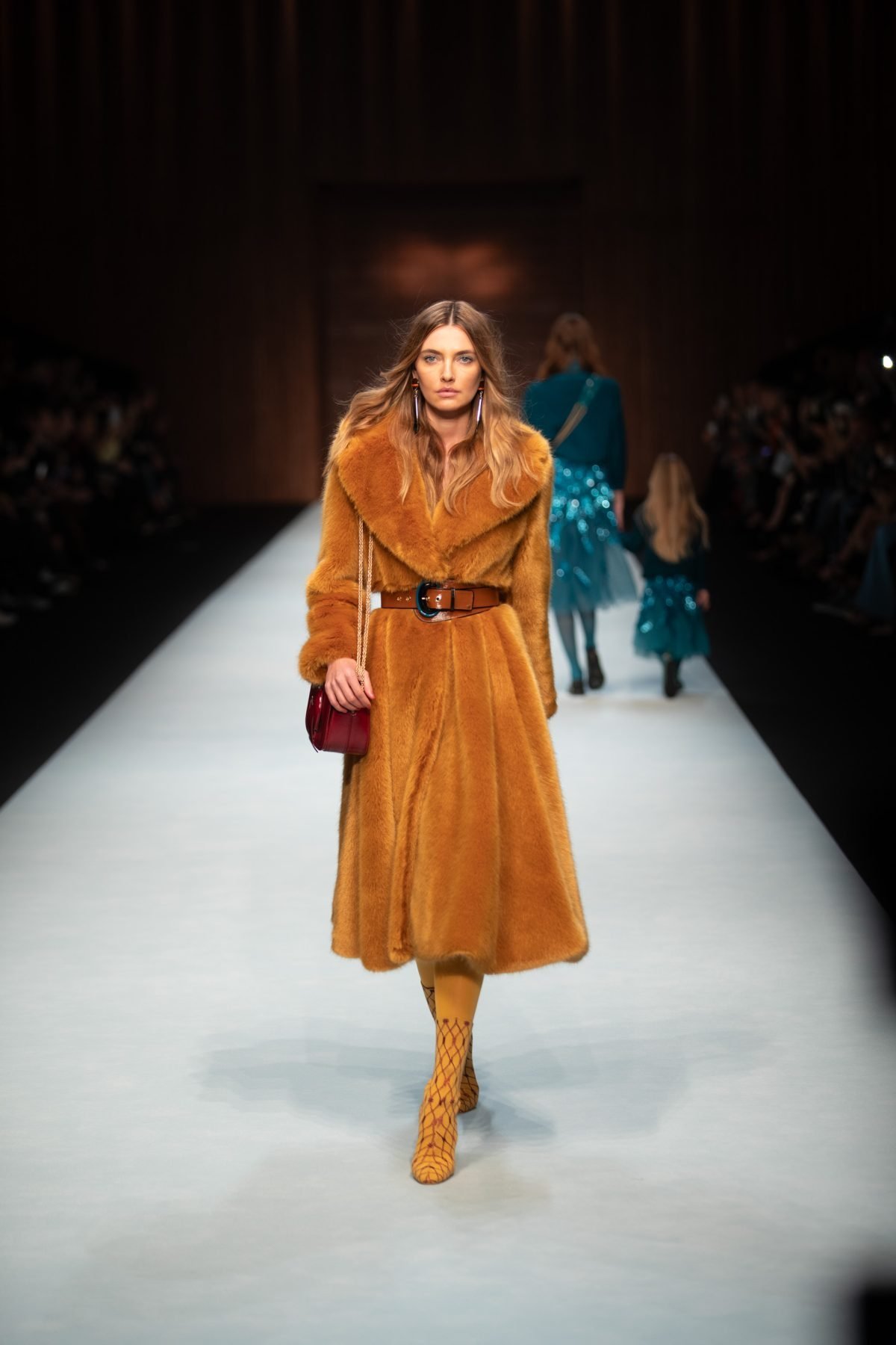 Canon-Canon EOS 5D Mark IV-6720x4480-141523