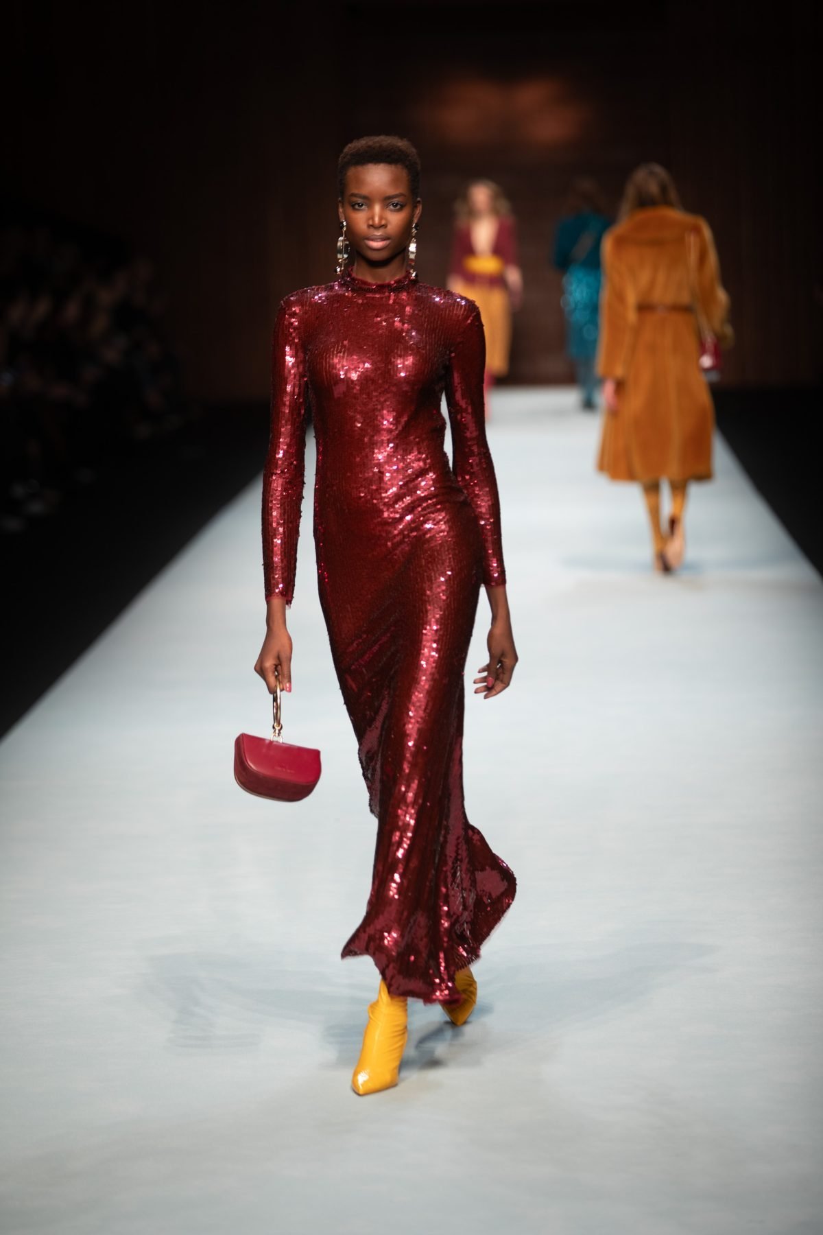 Canon-Canon EOS 5D Mark IV-6720x4480-141541