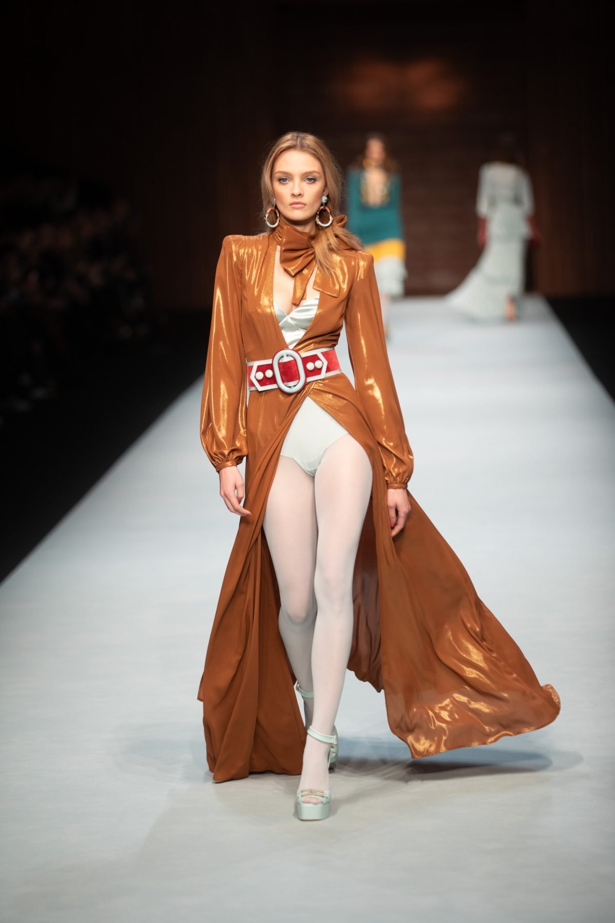 Canon-Canon EOS 5D Mark IV-6720x4480-141807