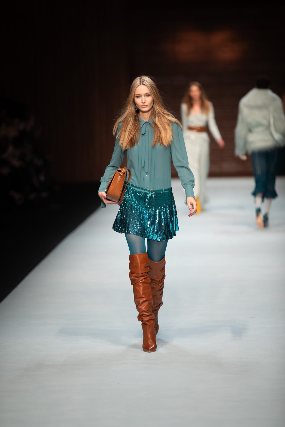 Canon-Canon EOS 5D Mark IV-6720x4480-142003