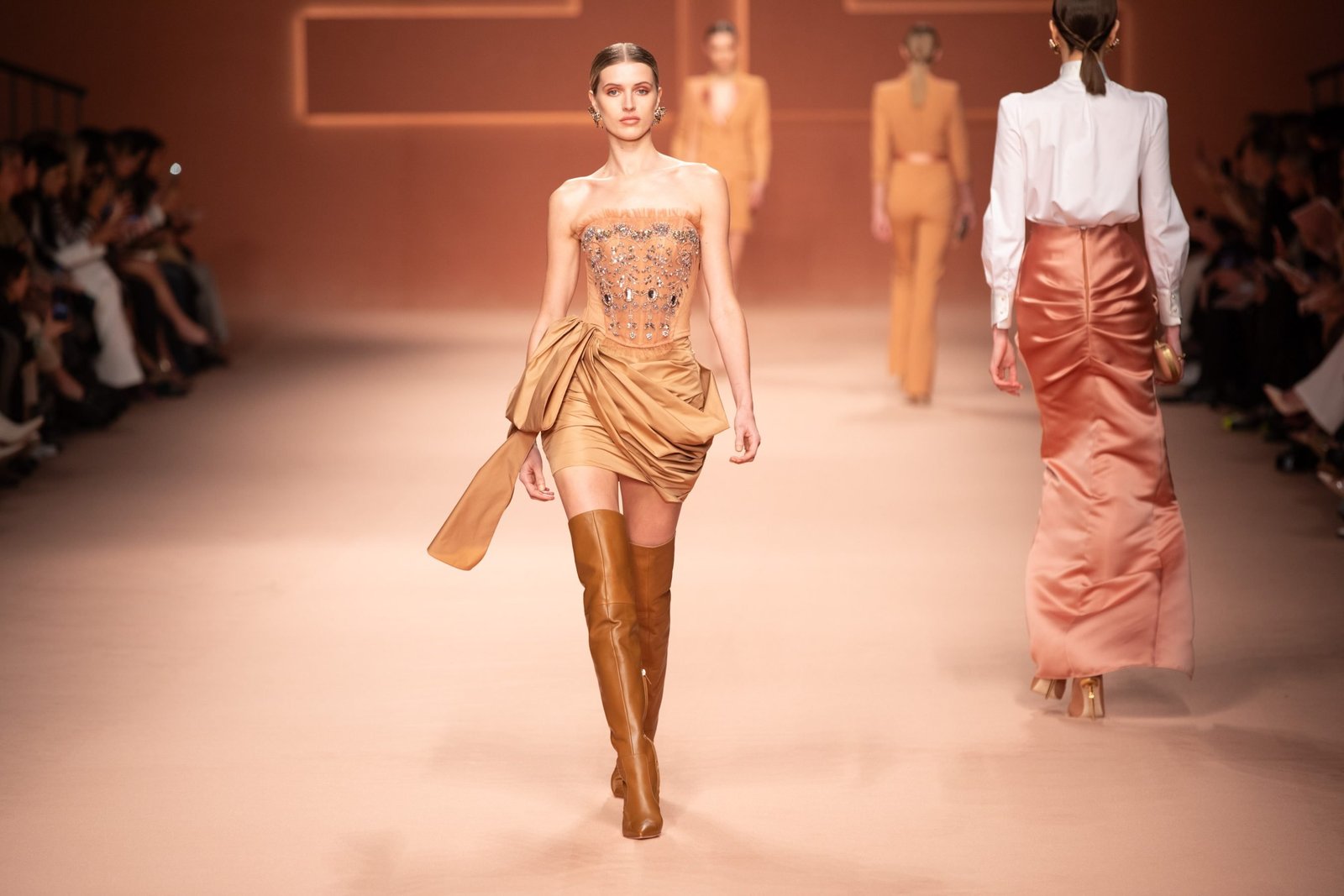 Canon-Canon EOS 5D Mark IV-6720x4480-146240