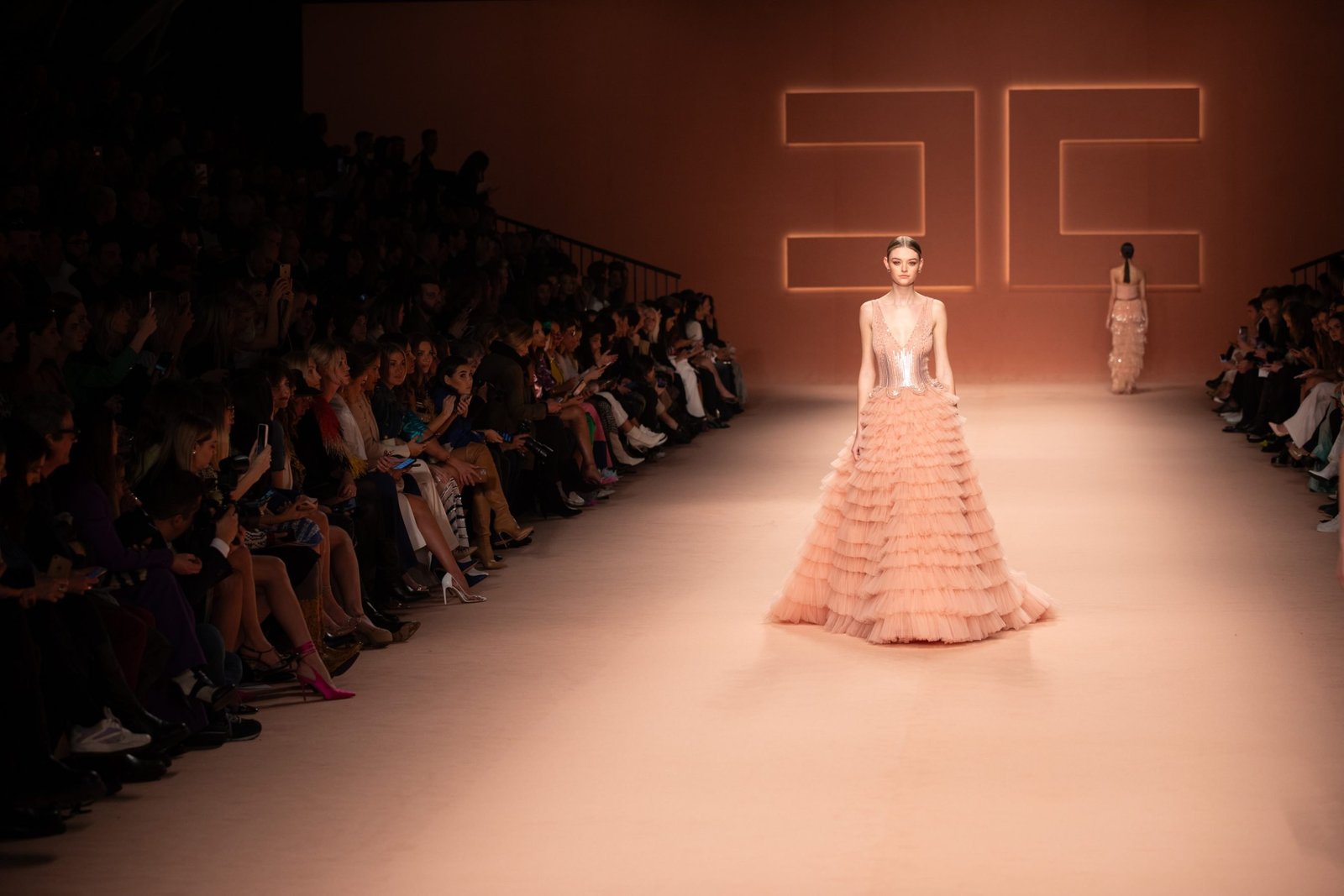 Canon-Canon EOS 5D Mark IV-6720x4480-147479