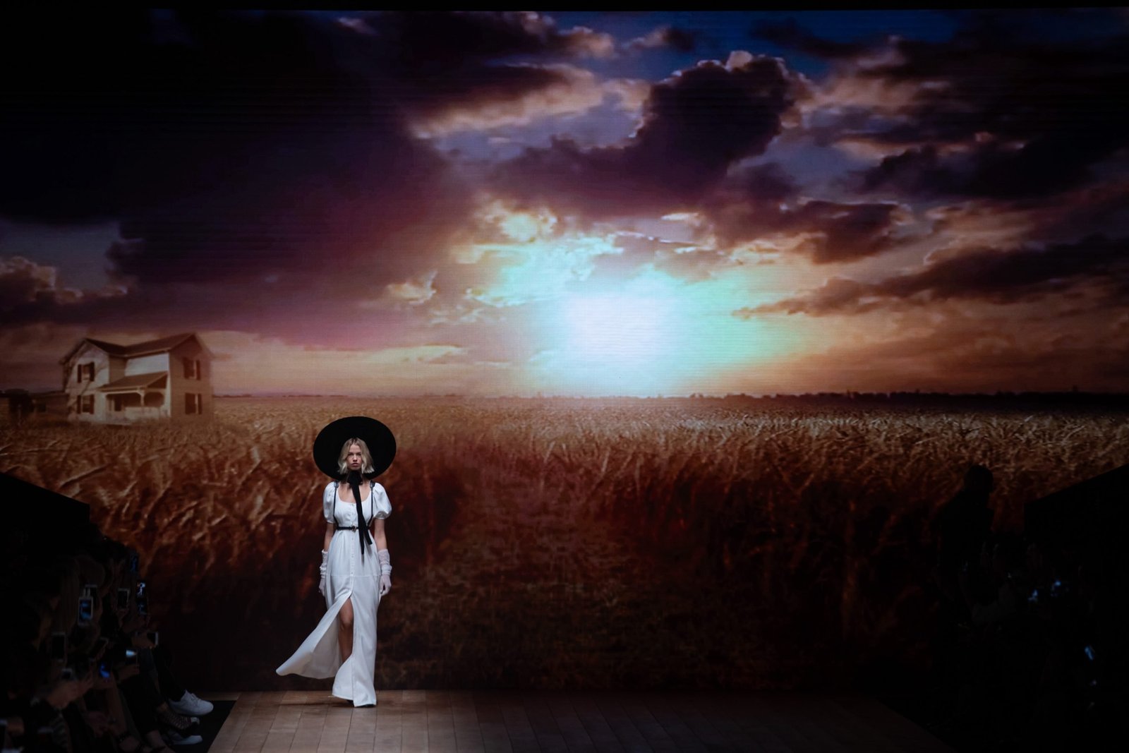 Canon-Canon EOS 5D Mark IV-6720x4480-157010