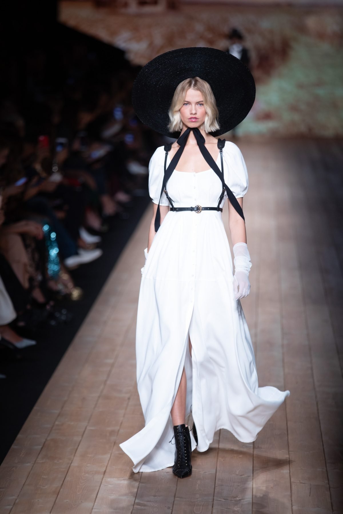 Canon-Canon EOS 5D Mark IV-6720x4480-157017