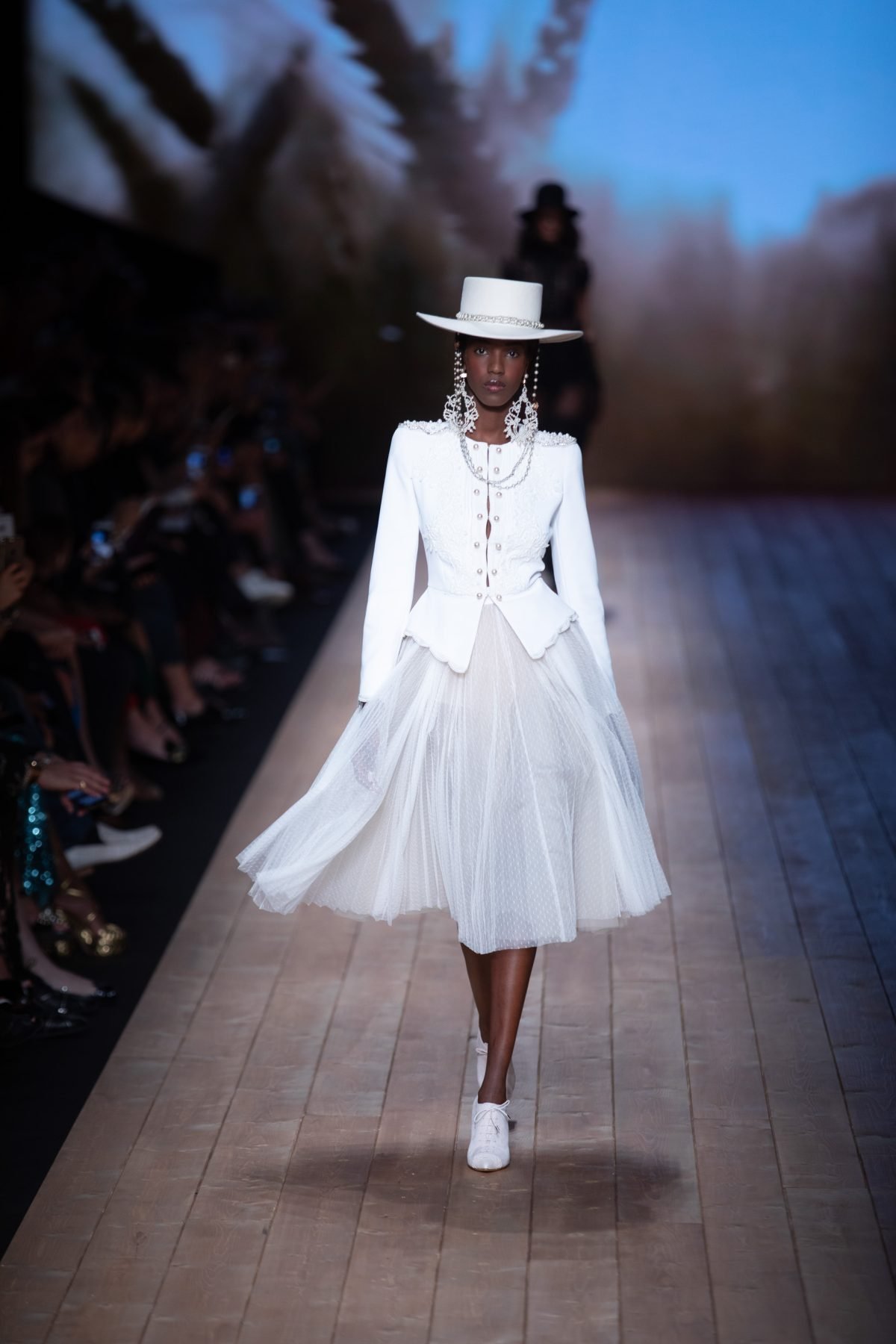 Canon-Canon EOS 5D Mark IV-6720x4480-157084