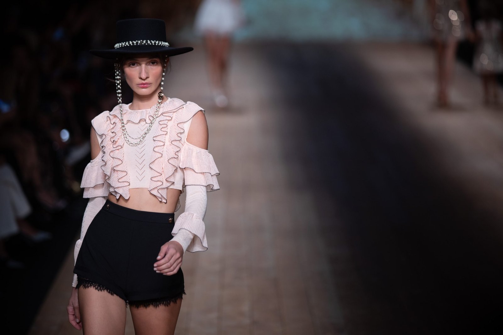 Canon-Canon EOS 5D Mark IV-6720x4480-157175