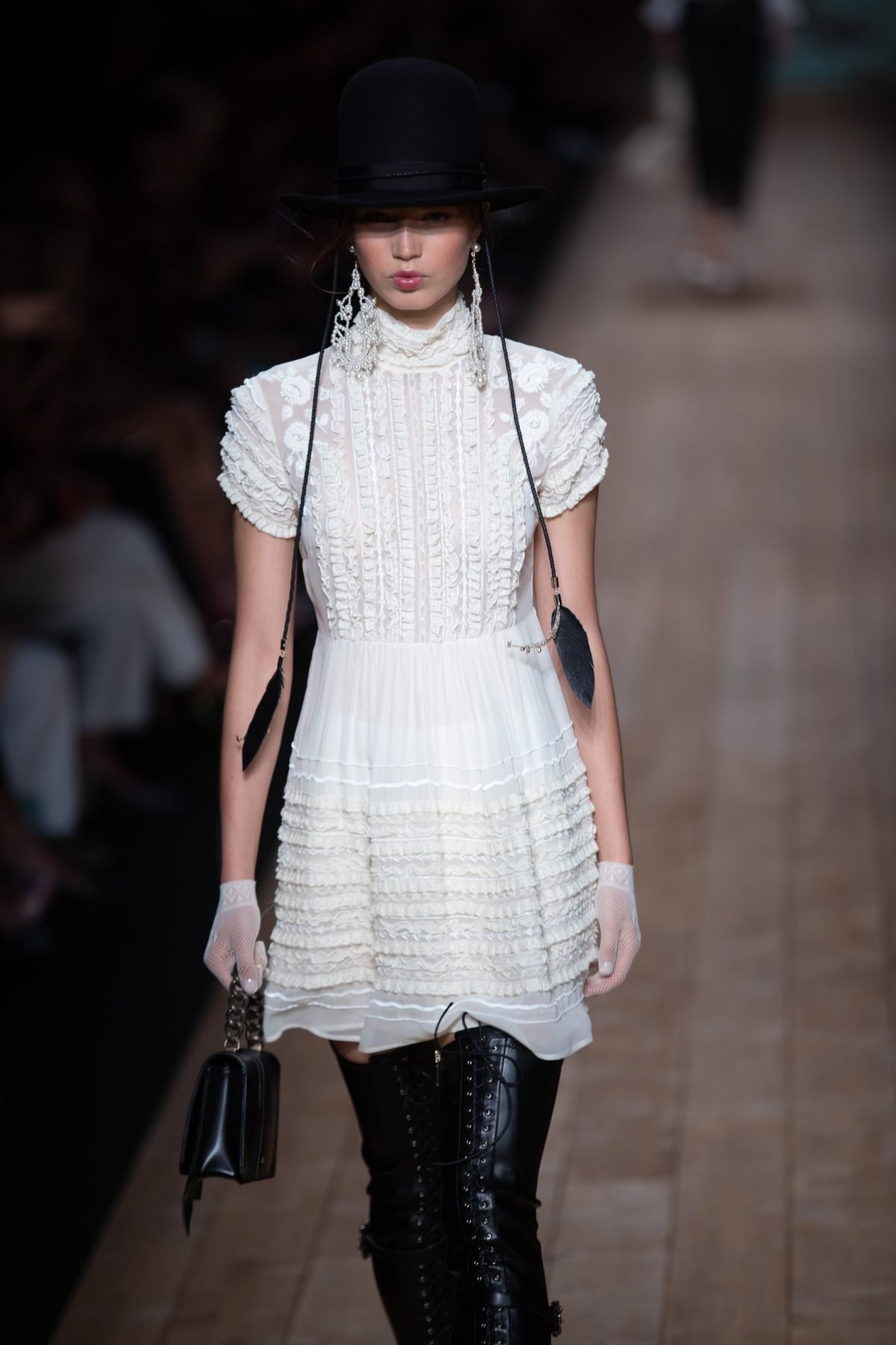 Canon-Canon EOS 5D Mark IV-6720x4480-157190