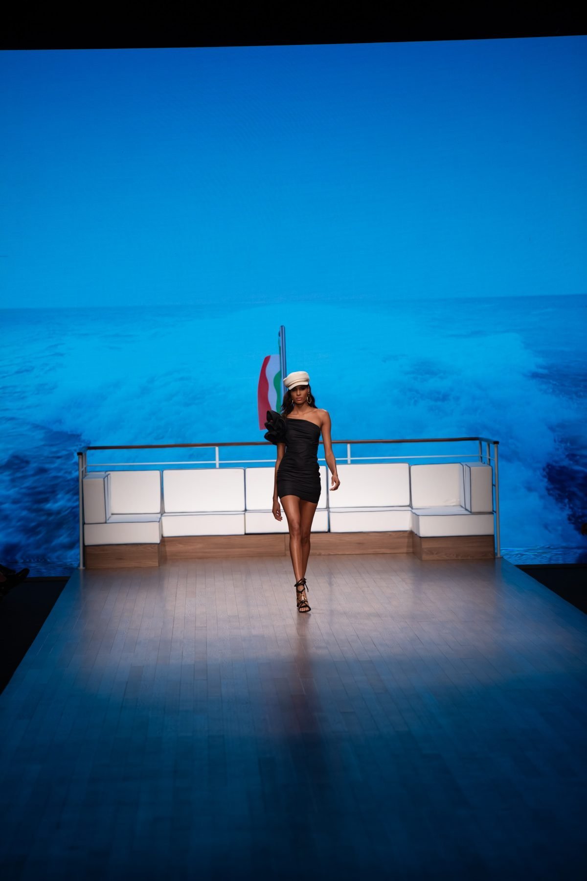 Canon-Canon EOS 5D Mark IV-6720x4480-182305