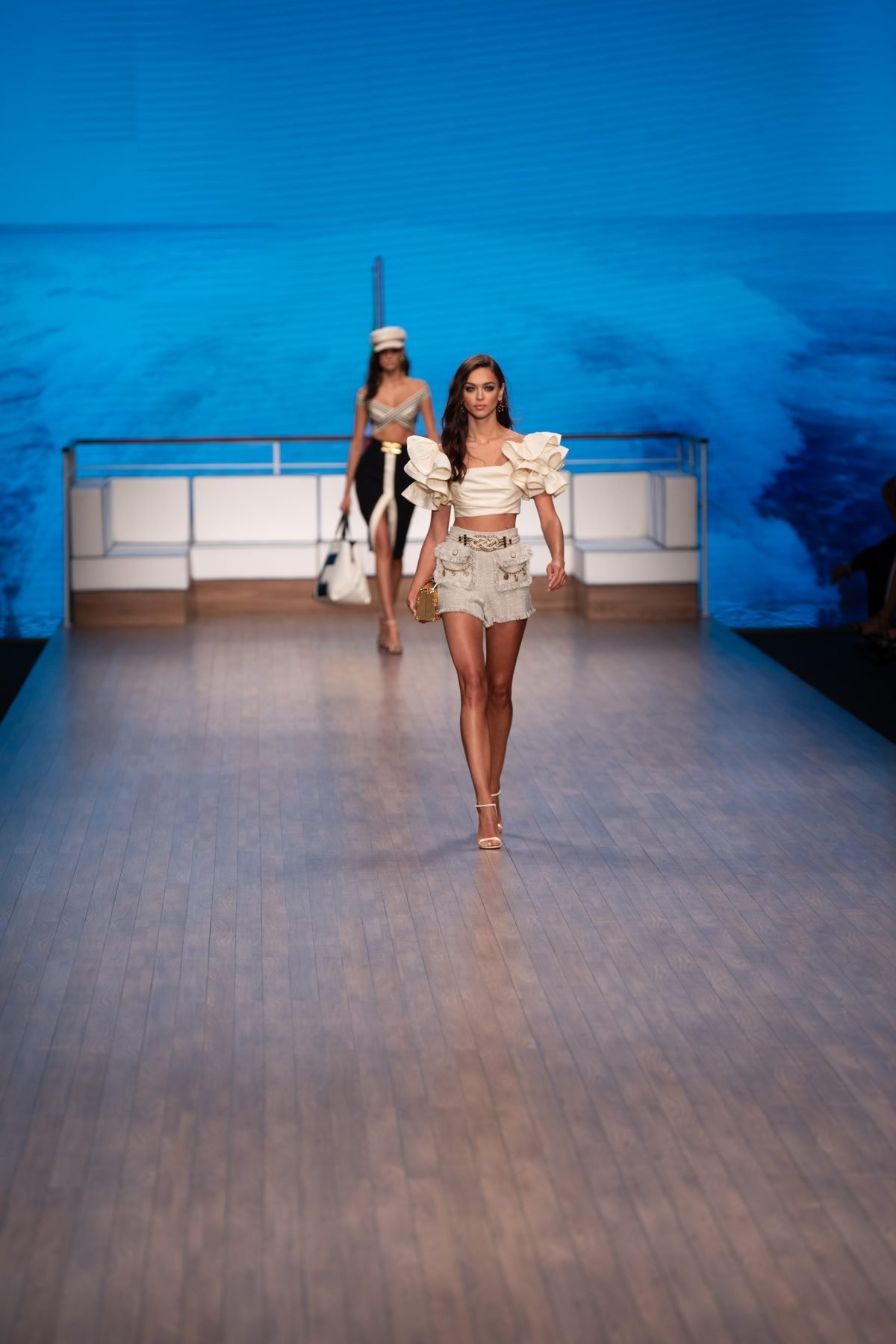 Canon-Canon EOS 5D Mark IV-6720x4480-182314