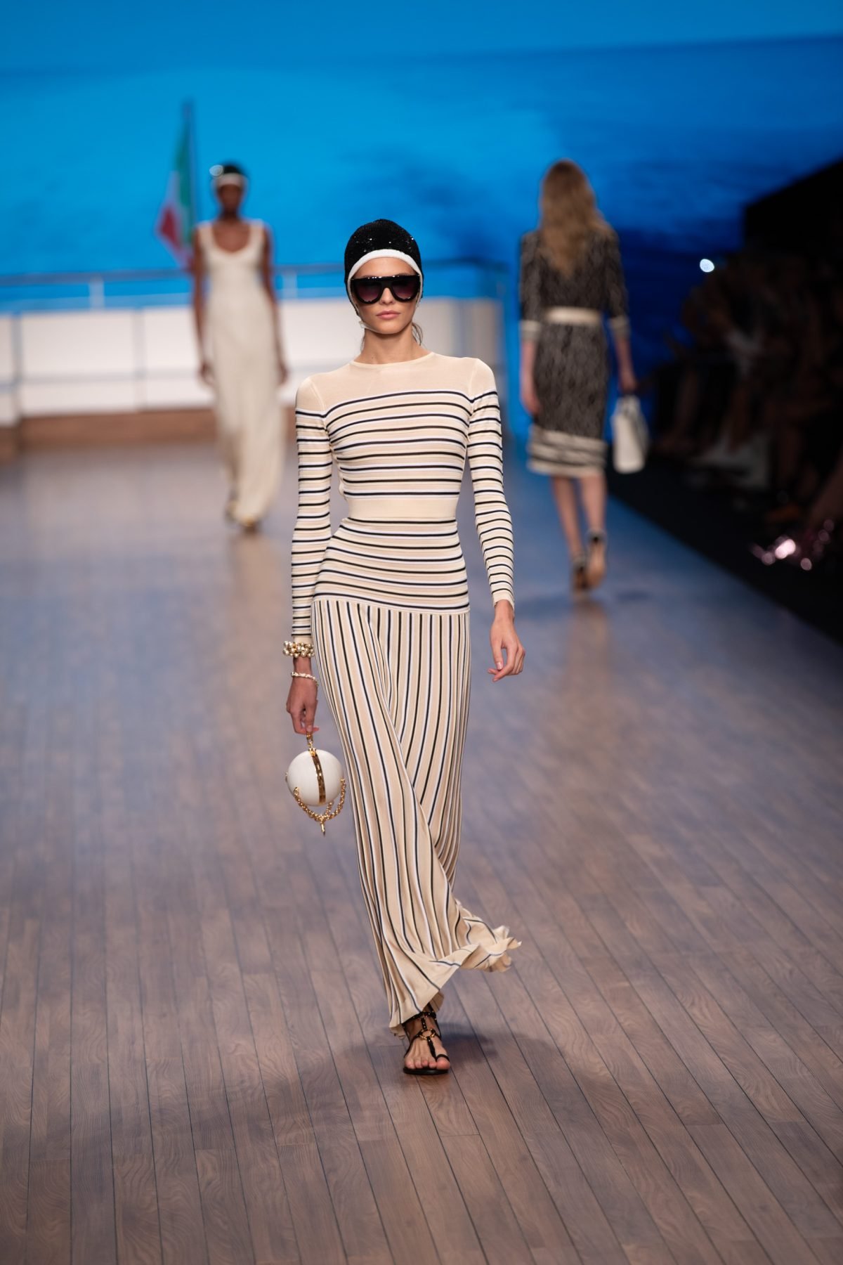 Canon-Canon EOS 5D Mark IV-6720x4480-182390