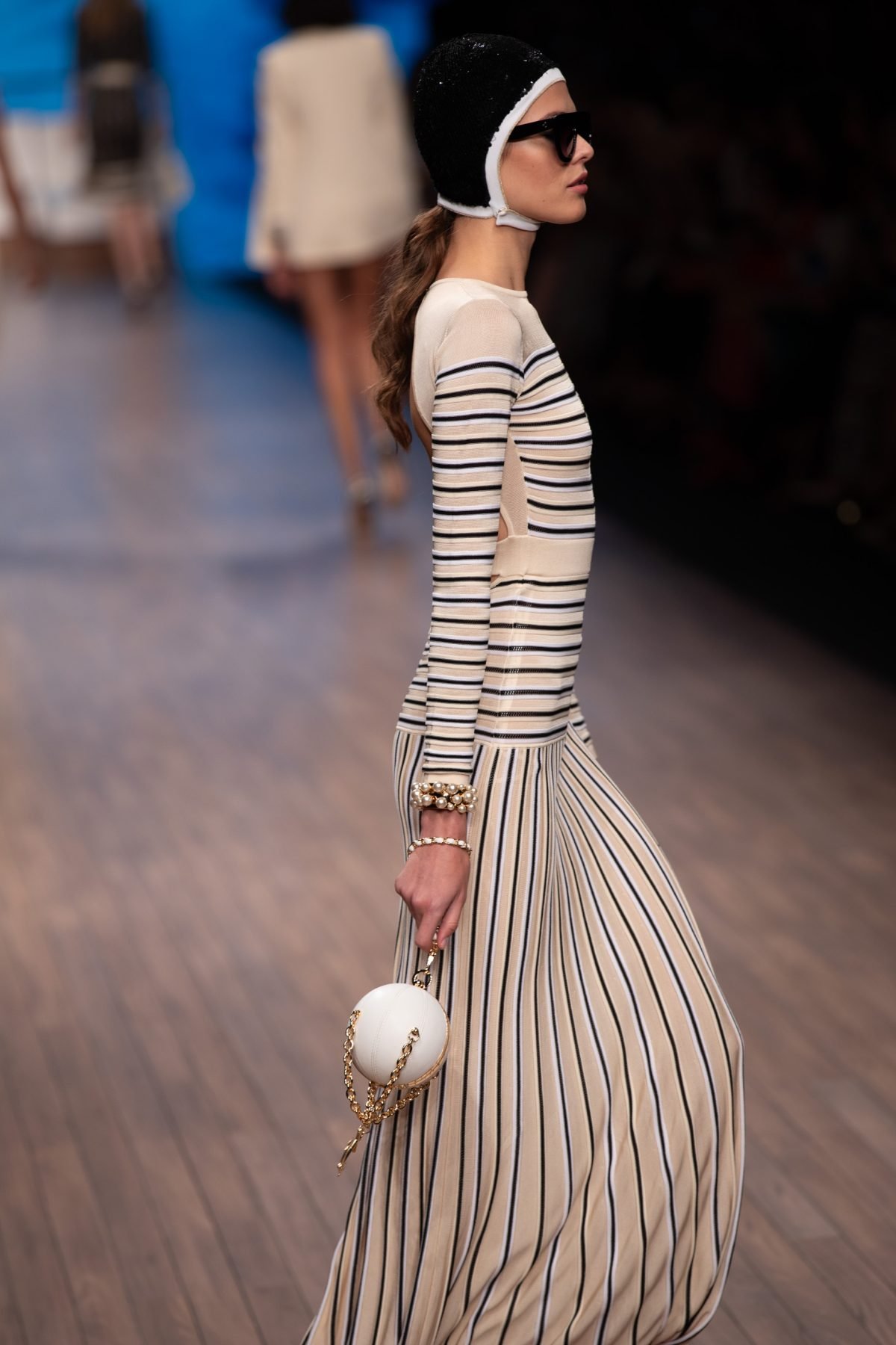 Canon-Canon EOS 5D Mark IV-6720x4480-182395