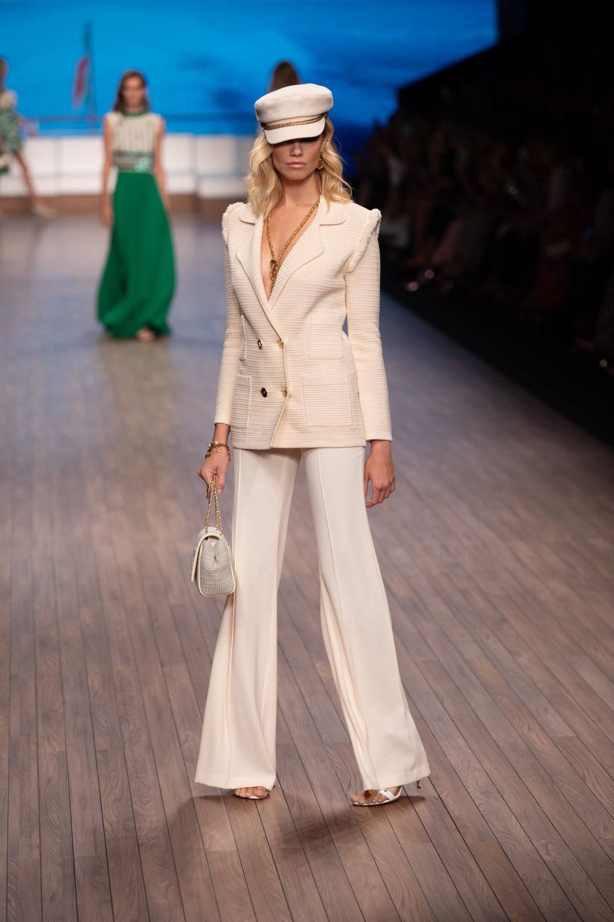 Canon-Canon EOS 5D Mark IV-6720x4480-182425