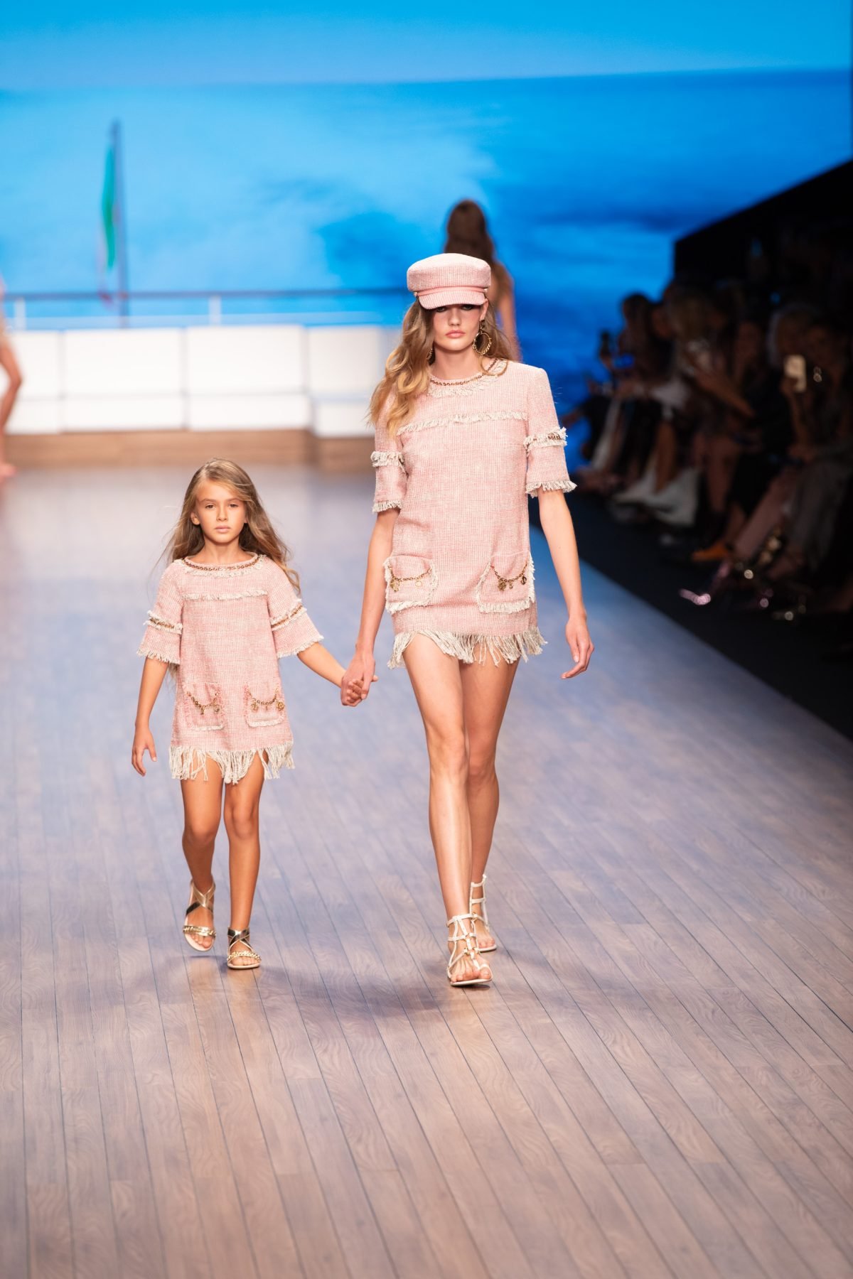 Canon-Canon EOS 5D Mark IV-6720x4480-182499