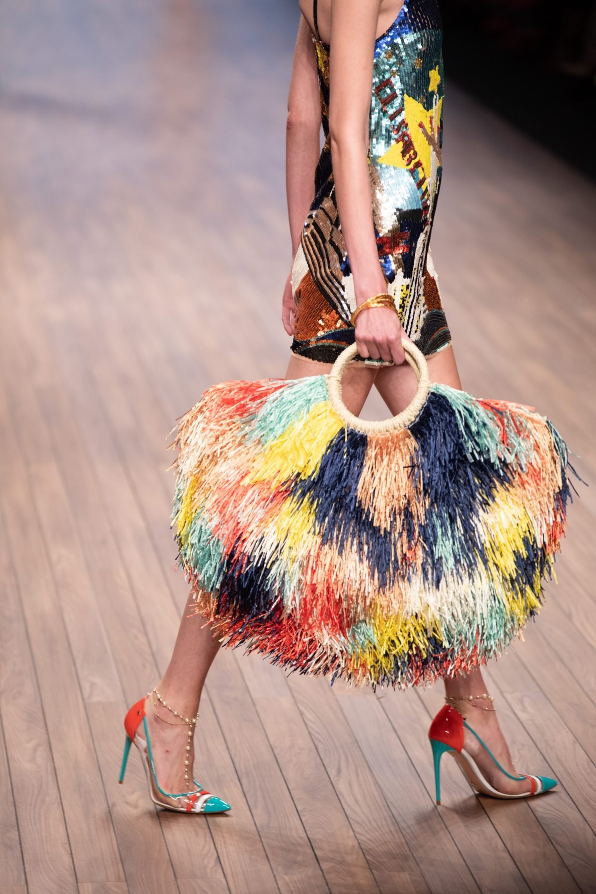 Canon-Canon EOS 5D Mark IV-6720x4480-182540